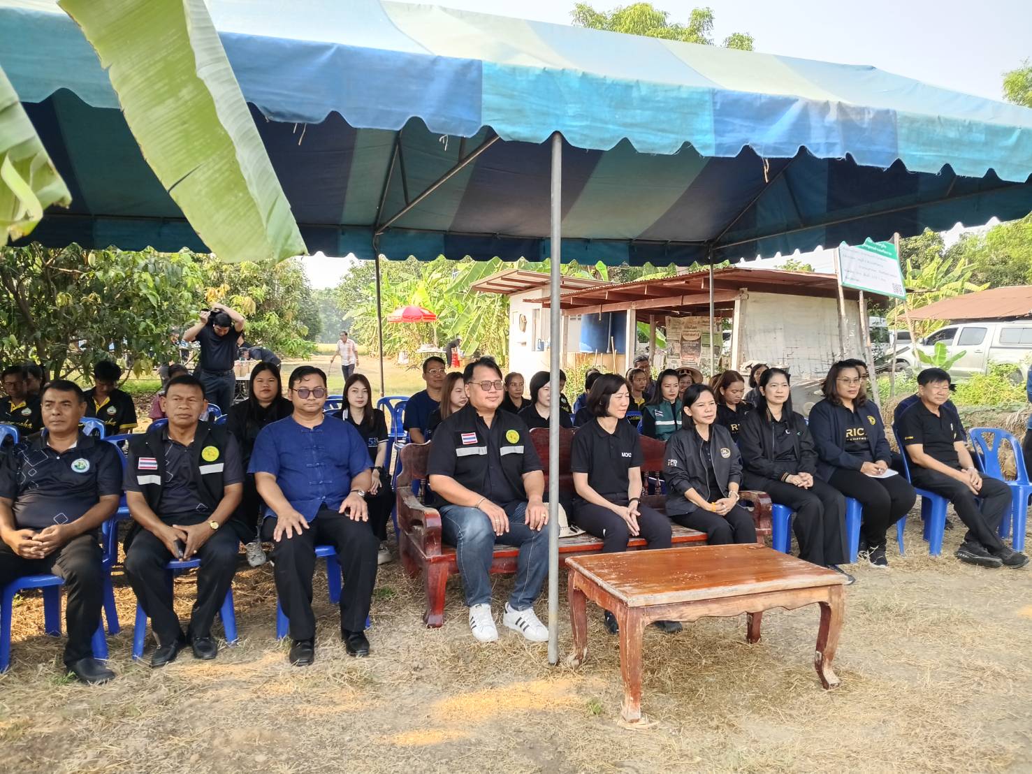 title - กิจกรรมเกี่ยวข้าวและติดตามผลการดำเนินงาน โครงการ “อ่างทอง ทำนาวิถีใหม่ ไร้ข้าวดีด ทำนาดี ปีละ 2 ครั้ง”